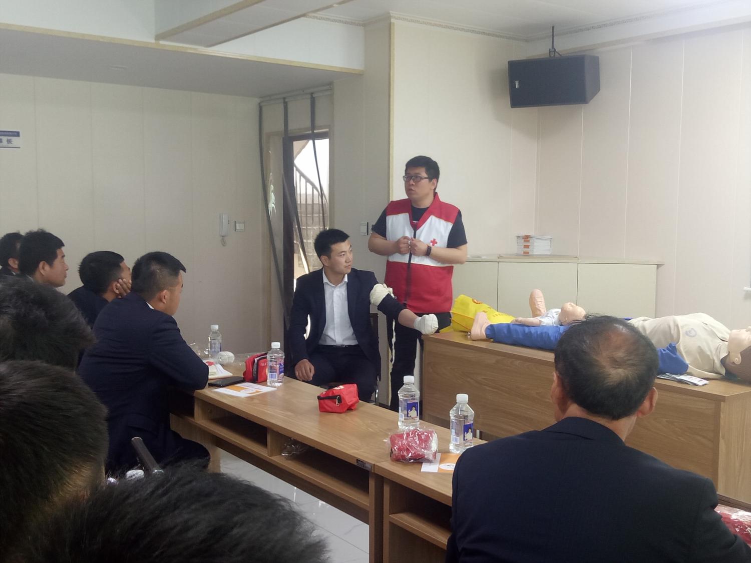 紅十字會應急救護培訓進企業(yè)，聚力提升員工自救互救能力