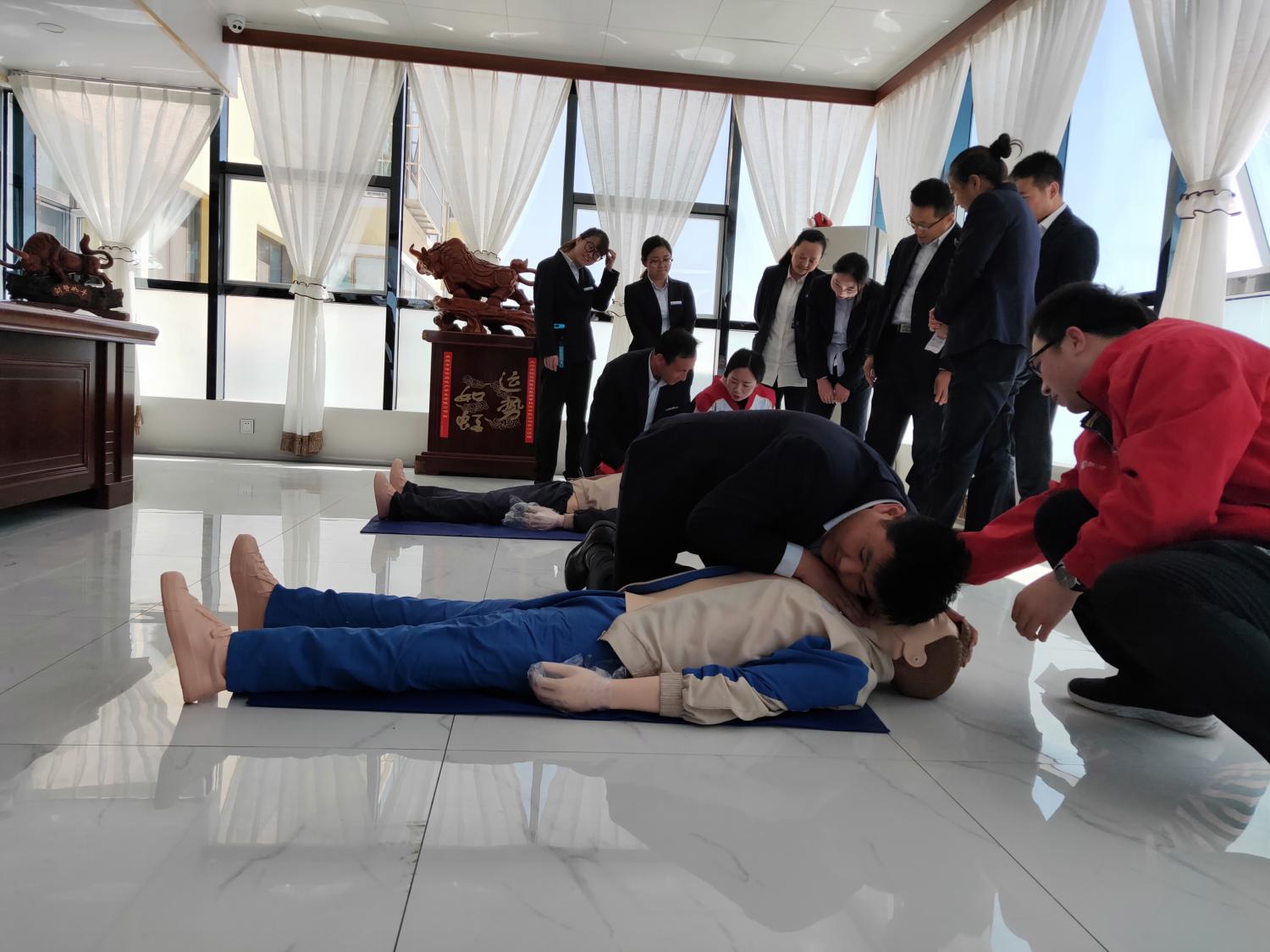 紅十字會應急救護培訓進企業(yè)，聚力提升員工自救互救能力