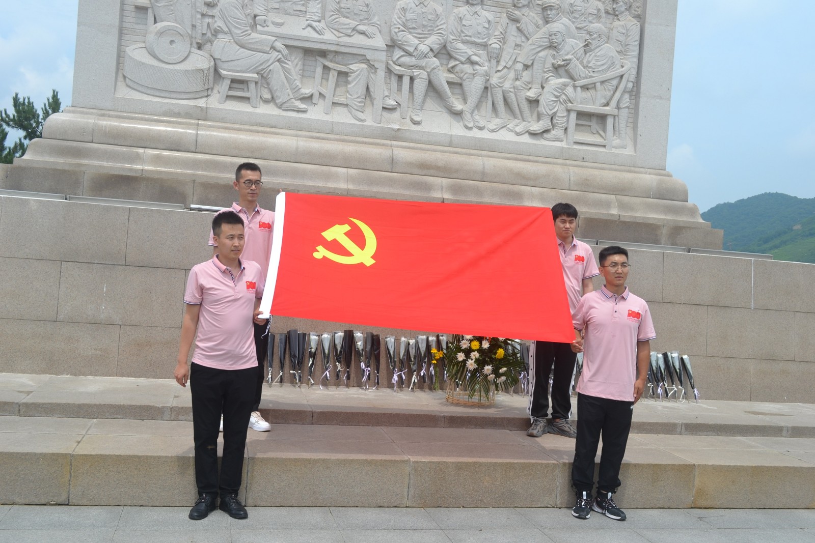 學習百年黨史  唱響時代樂章  追憶先輩精神  傳承紅色基因